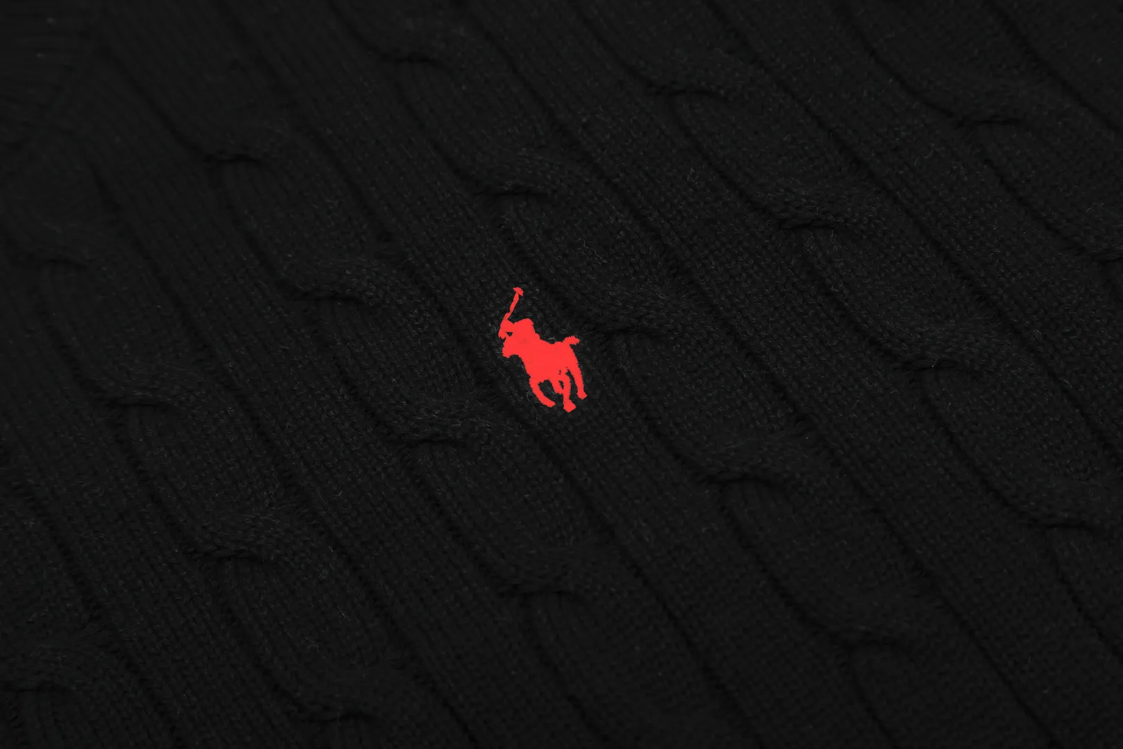 🅿️170 "Top quality" Style number: DS052# (not off the shelves all year round) [Ralph Lauren men's round neck solid color pony embroidered logo knitted short sleeves] ✅Ralph Lauren classic basic versatile men's knitted short sleeves for all seasons ✅Main supply platform live broadcast Wholesale entities Replenish when out of stock Not off the shelves ✅ZP quality 1:1 version Scan the code to enter the GF website Counter quality ✅Detailed quality The only one in Guangzhou Imported high-quality cotton yarn, focusing on high-end, cost-effective, good quality needless to say ✅The version is restored to the original order, the maximum size can be worn up to 200 pounds, loose, comfortable and stress-free ✅The upper body is simple and easy to match, a must-have for men ootd. Good-looking clothes are never picky. A must-have recommendation for men's wardrobe. Size: S-XL Color: Black White Gray Khaki Navy Blue Gentleman Lake Blue